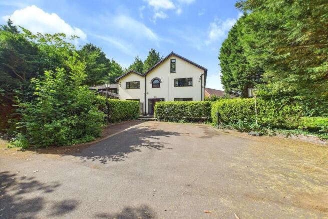 8 bed property, in Howick Park Avenue, £899,000