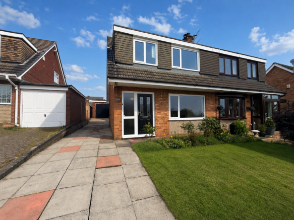 3 bed property, in Tennyson Avenue, £240,000