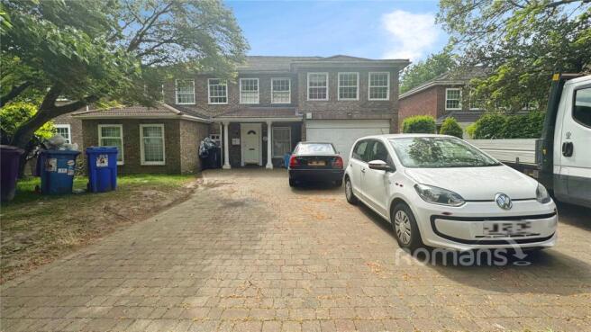 9 bed property, in Manor Road, £700,000