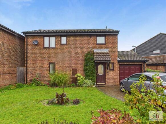 3 bed property, in Saddlers Place, £370,000