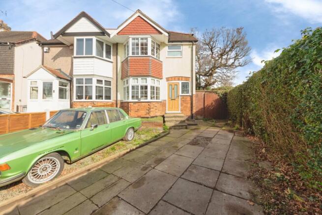 3 bed property, in School Lane, £325,000