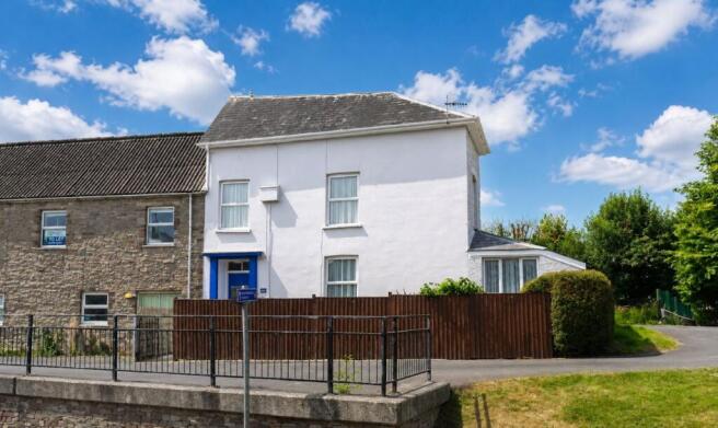 3 bed property, in Barron Villa, £130,000
