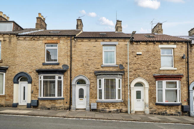 3 bed property, in Princes Street, £80,000