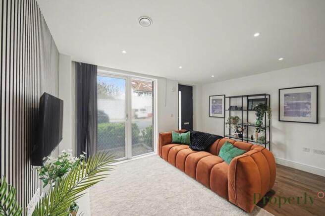 1 bed property, in Blairderry Road, £370,000
