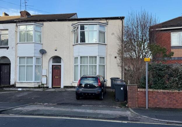 Studio, in 3 Walmer Road, £165,000