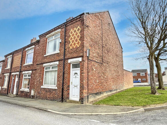 1 bed property, in Grant Street, £50,000