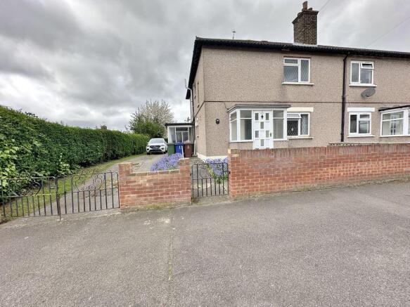 3 bed property, in Lenthall Avenue, £425,000
