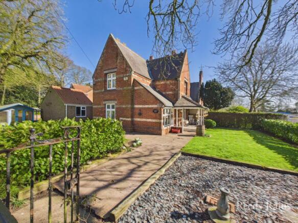 3 bed property, in Church Lane, £375,000
