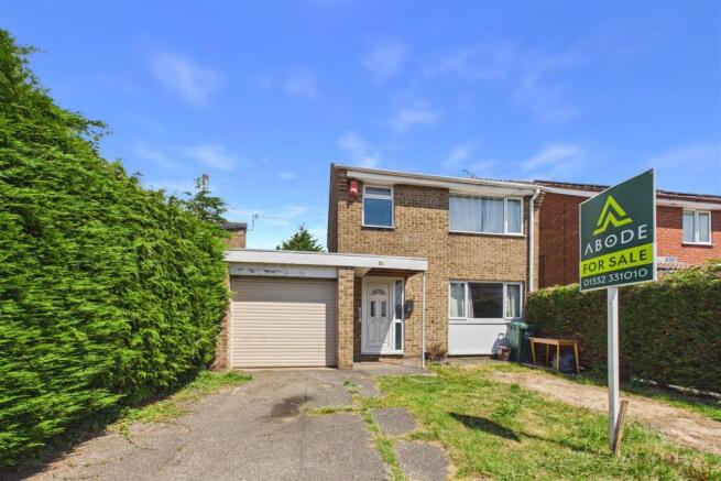 3 bed property, in Outram Way, £140,000