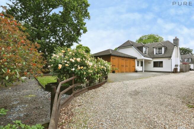 4 bed property, in Moorhill Road, £700,000
