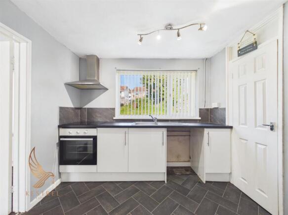 3 bed property, in Hill Estate, £140,000