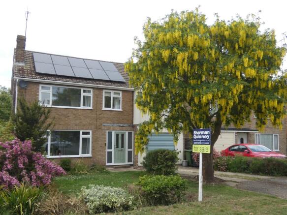 5 bed property, in High Street, £440,000