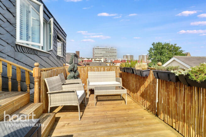 2 bed property, in Brigstock Road, £200,000