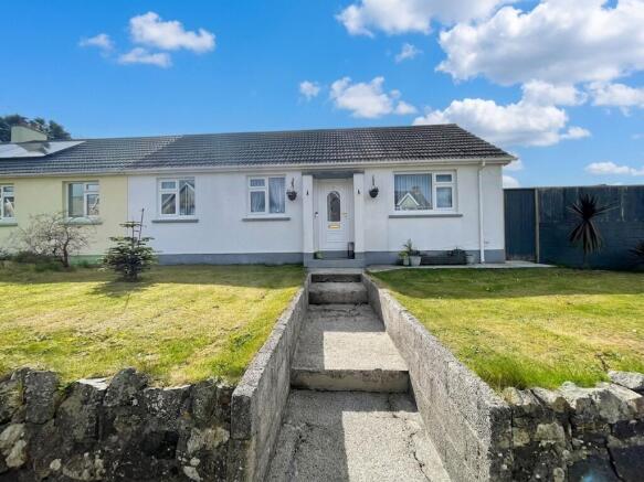 3 bed property, in Trethern Close, £190,000