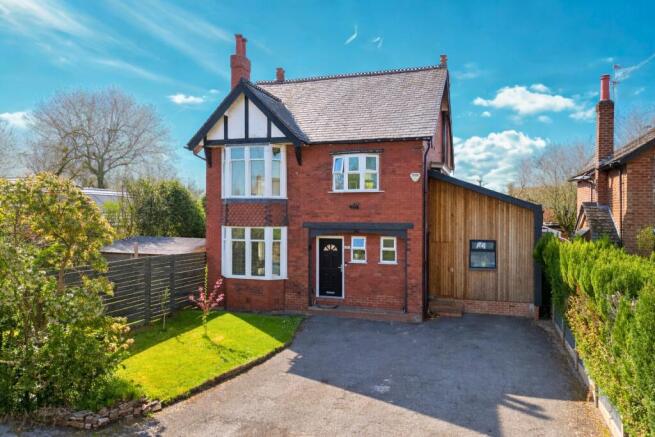4 bed property, in Burlington Drive, £875,000