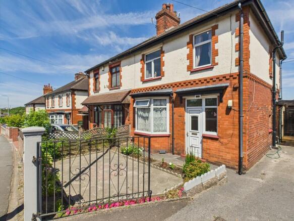 3 bed property, in Blurton Road, £185,000