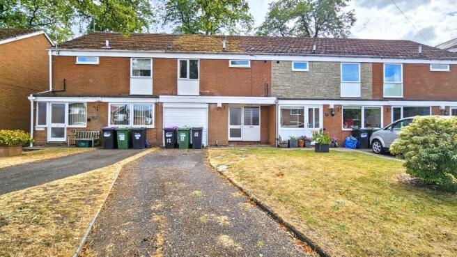 3 bed property, in 12 Lutwyche Close, £275,000