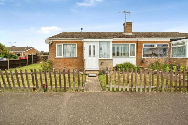 3 bed property, in Lloyds Avenue, £225,000