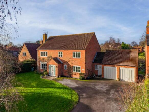4 bed property, in Aslockton Road, £775,000