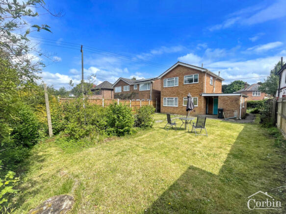 3 bed property, in Award Road, £500,000