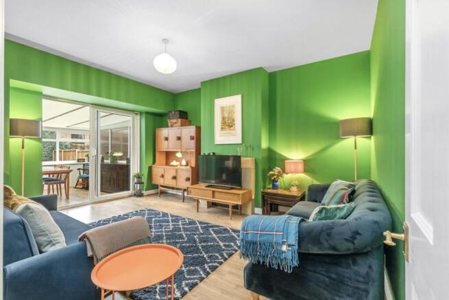 3 bed property, in Whitegate Gardens, £695,000