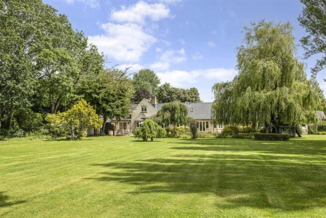 6 bed property, in Cerney Wick, £2,250,000