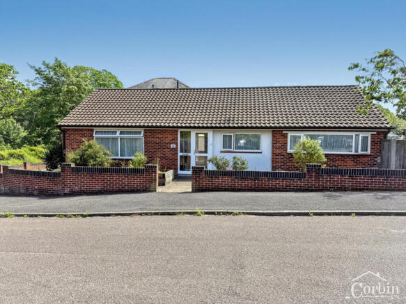 3 bed property, in Hyde Road, £350,000