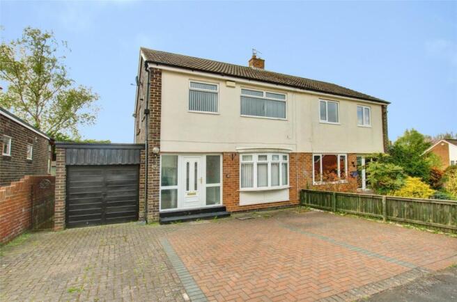4 bed property, in Monks Crescent, £250,000