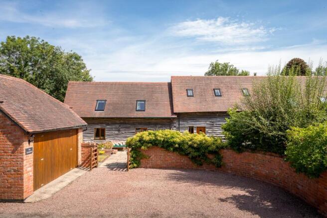 4 bed property, in Titton, £700,000