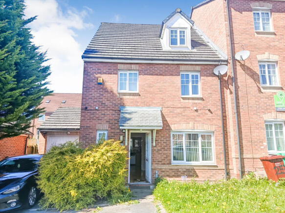 4 bed property, in Saddlecote Close, £325,000
