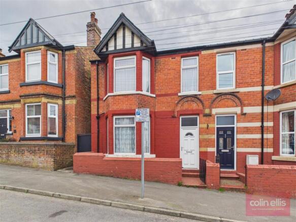4 bed property, in Tennyson Avenue, £160,000