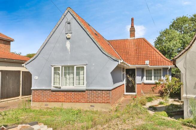 3 bed property, in Glenmore Gardens, £230,000