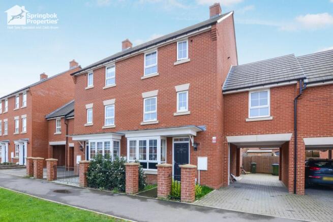 5 bed property, in Armstrong Fields, £490,000