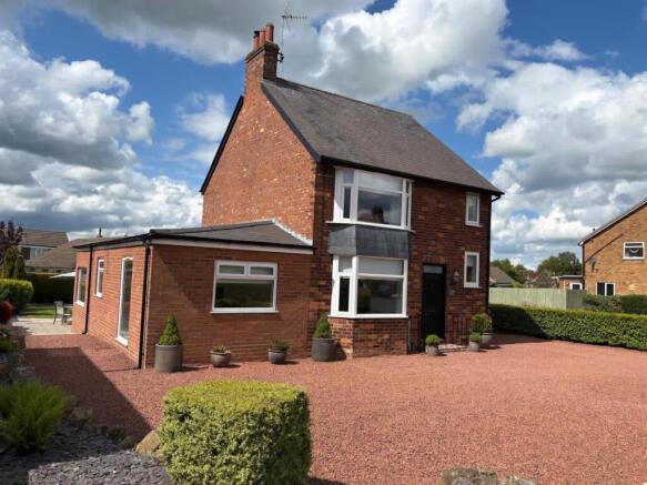 4 bed property, in Chantry House, £435,000
