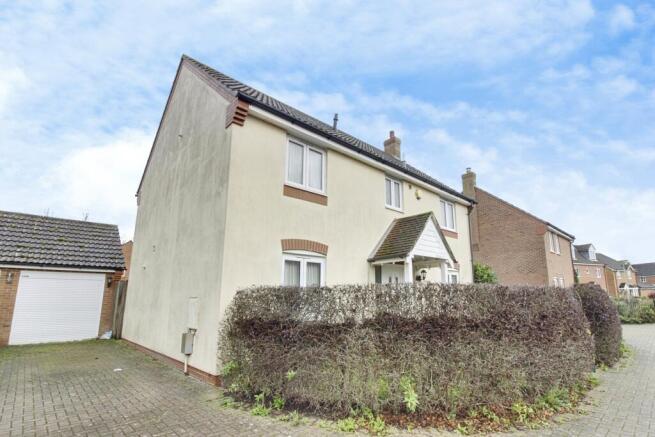 4 bed property, in Hay Barn Road, £265,000