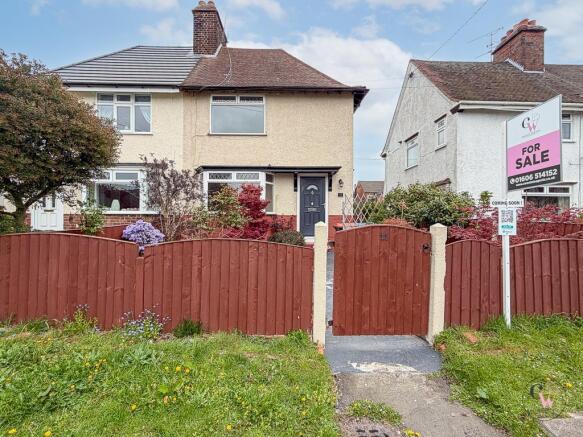 3 bed property, in Broadway, £220,000