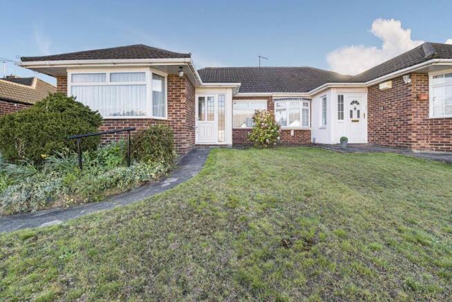 3 bed property, in Chestnut Grove, £500,000