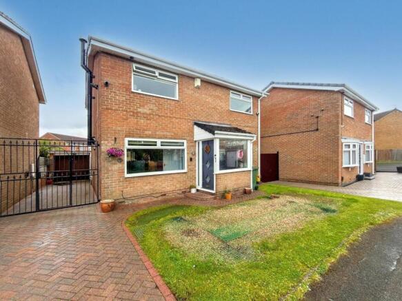 4 bed property, in Hepple Close, £250,000