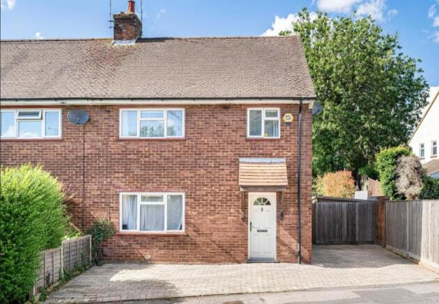 3 bed property, in Larchfield Road, £495,000