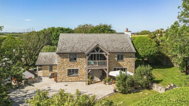 5 bed property, in Trewoon Road, £999,950
