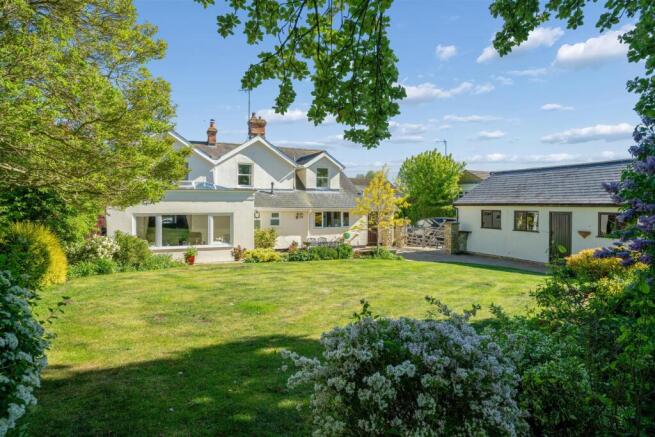 5 bed property, in Park Road, £1,250,000
