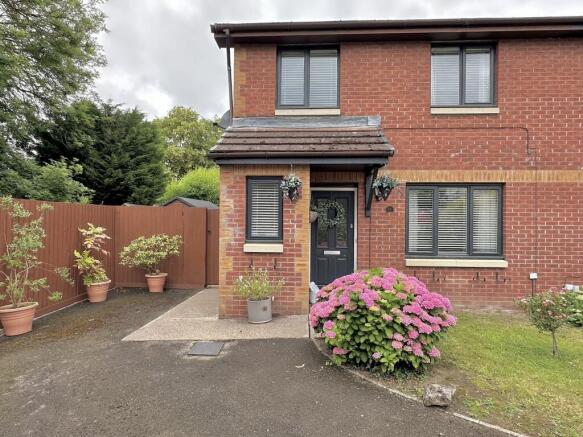 3 bed property, in The Avenue, £315,000