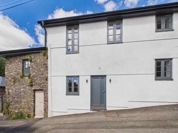 3 bed property, in Back Street, £500,000