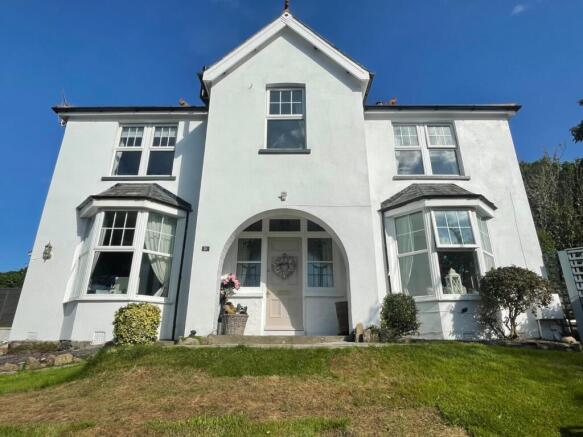 3 bed property, in Park Hill Road, £495,950