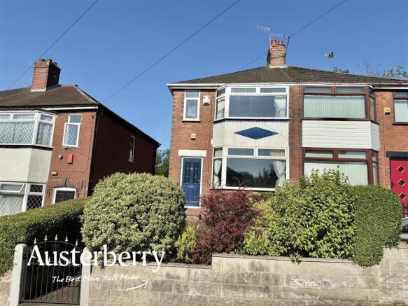 2 bed property, in Grosvenor Road, £150,000