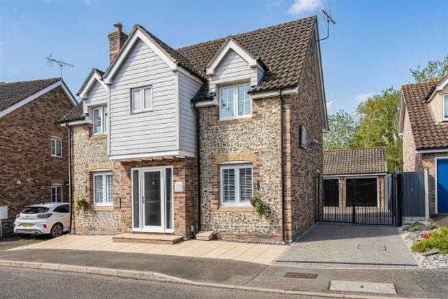 4 bed property, in St. Mary's View, £700,000