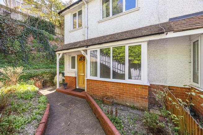 3 bed property, in Balfour Road, £425,000