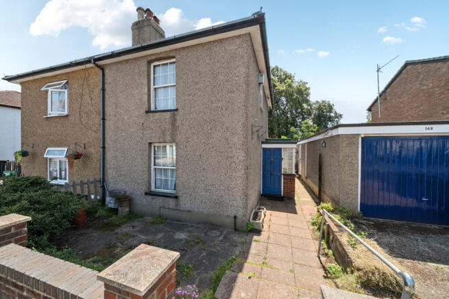 3 bed property, in Southlands Road, £495,000