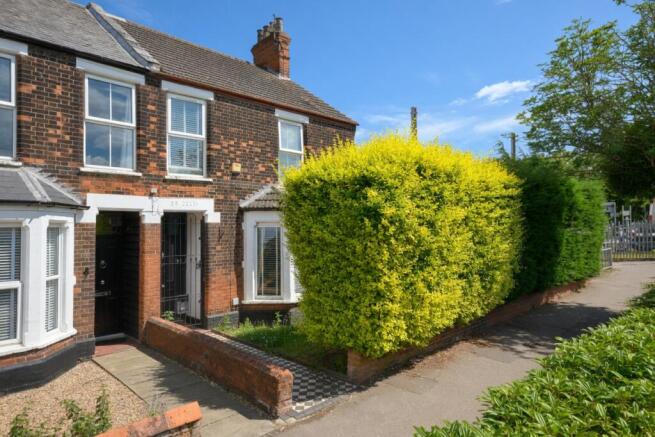4 bed property, in Tennyson Avenue, £289,995