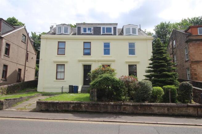 2 bed property, in Albert Road, £110,000